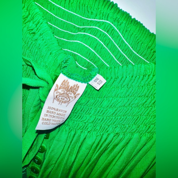 Long Green Skirt Size: One Size - Picture 4 of 4